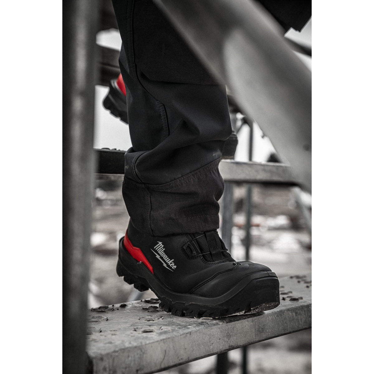 Milwaukee Sicherheits-Halbschuh BOA ARMOURTRED S3S Größe 47