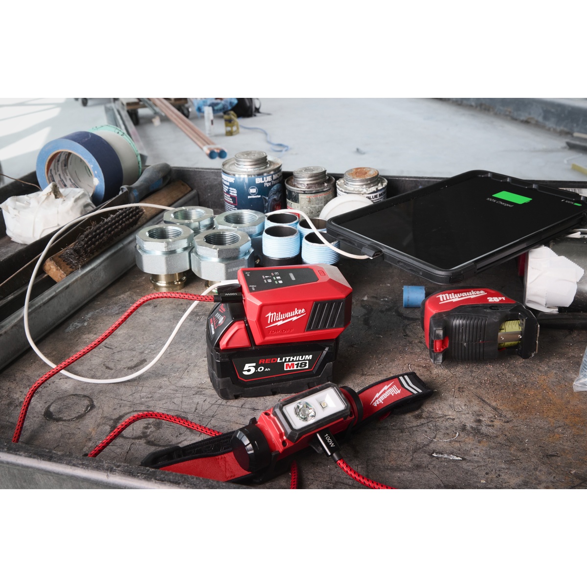 Milwaukee M18 Reise-Ladegerät