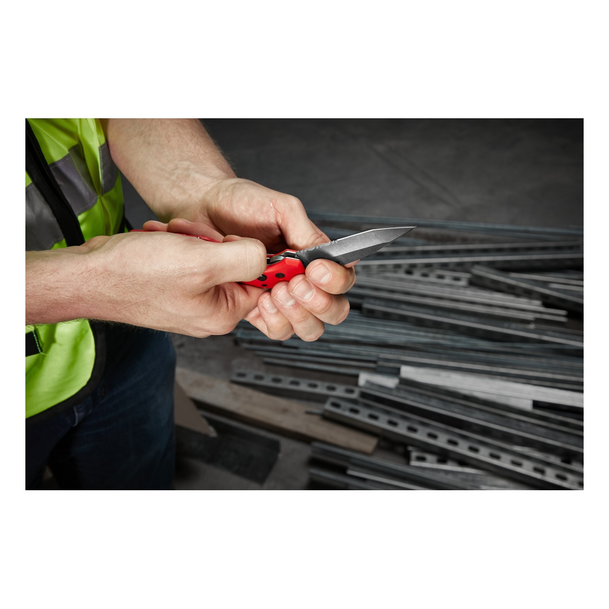 Milwaukee Fastback 5-in-1 Klappmesser mit integriertem 1/4" Hex-Bithalter - 1 Stk.