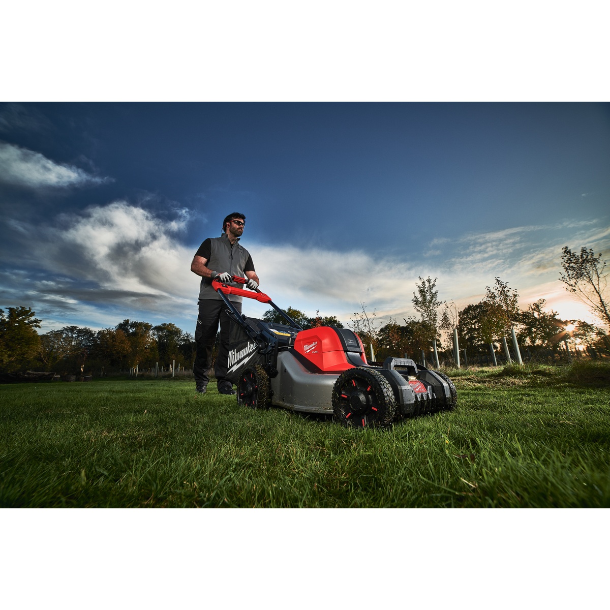 Milwaukee M18 FUEL Akku-Rasenmäher M18F2LM46-0 - 1 Stk.