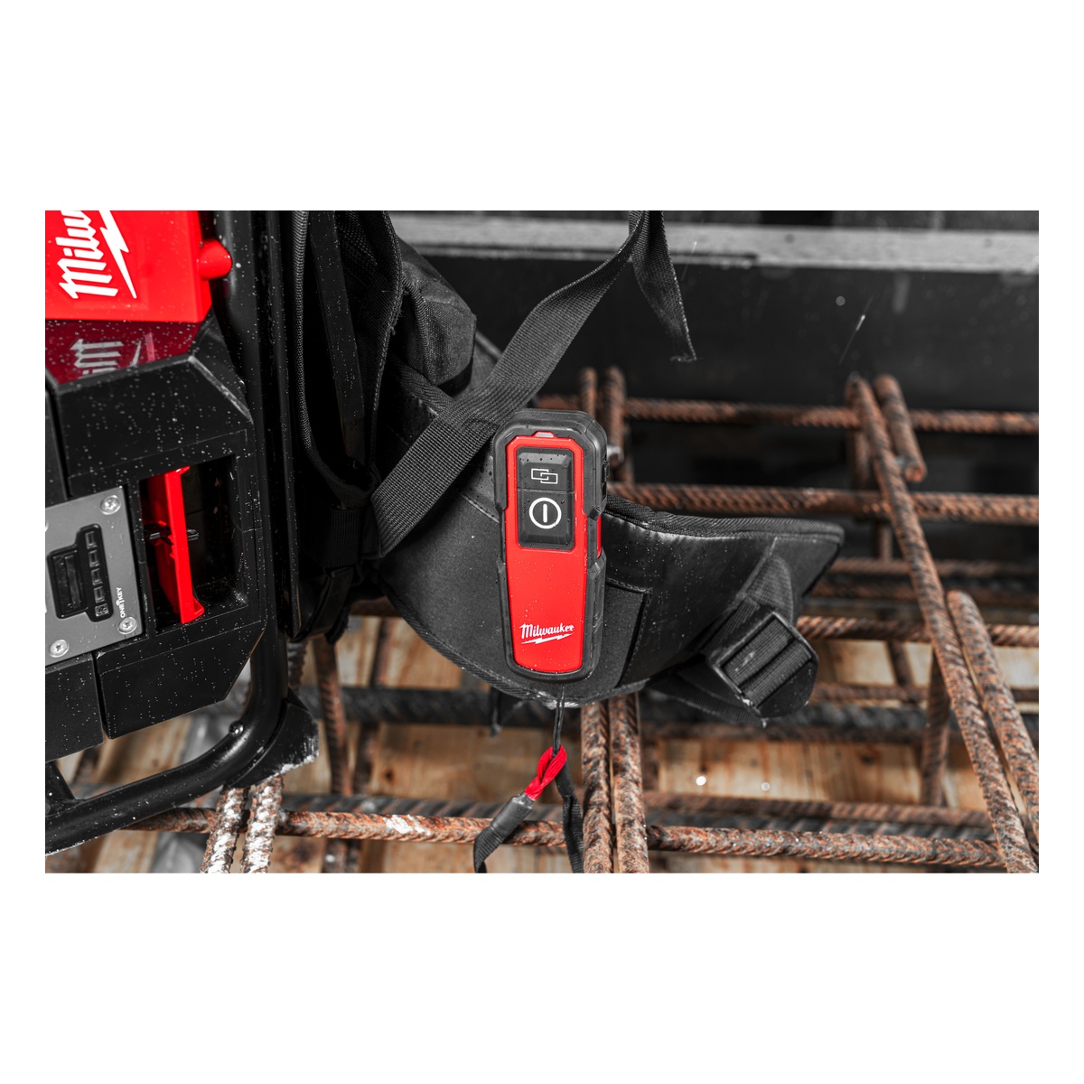 Milwaukee MX FUEL Rucksack-Betonverdichter MXFCVBP-0 - 1 Stk. (Ausstellungsstück) Milwaukee MX FUEL Rucksack-Betonverdichter MXFCVBP-0 - 1 Stk. (Ausstellungsstück)