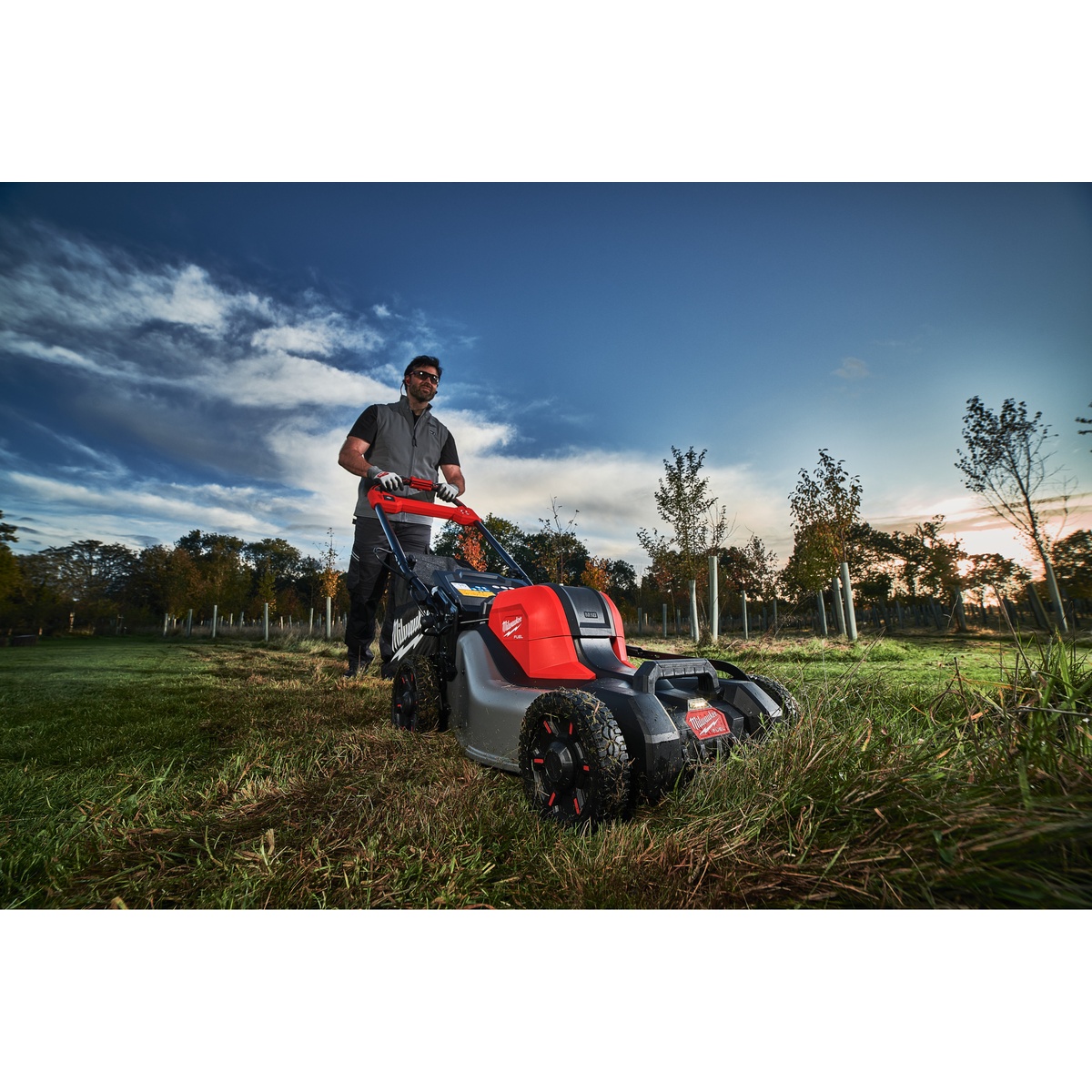 Milwaukee M18 FUEL Akku-Rasenmäher M18F2LM46-0 - 1 Stk.