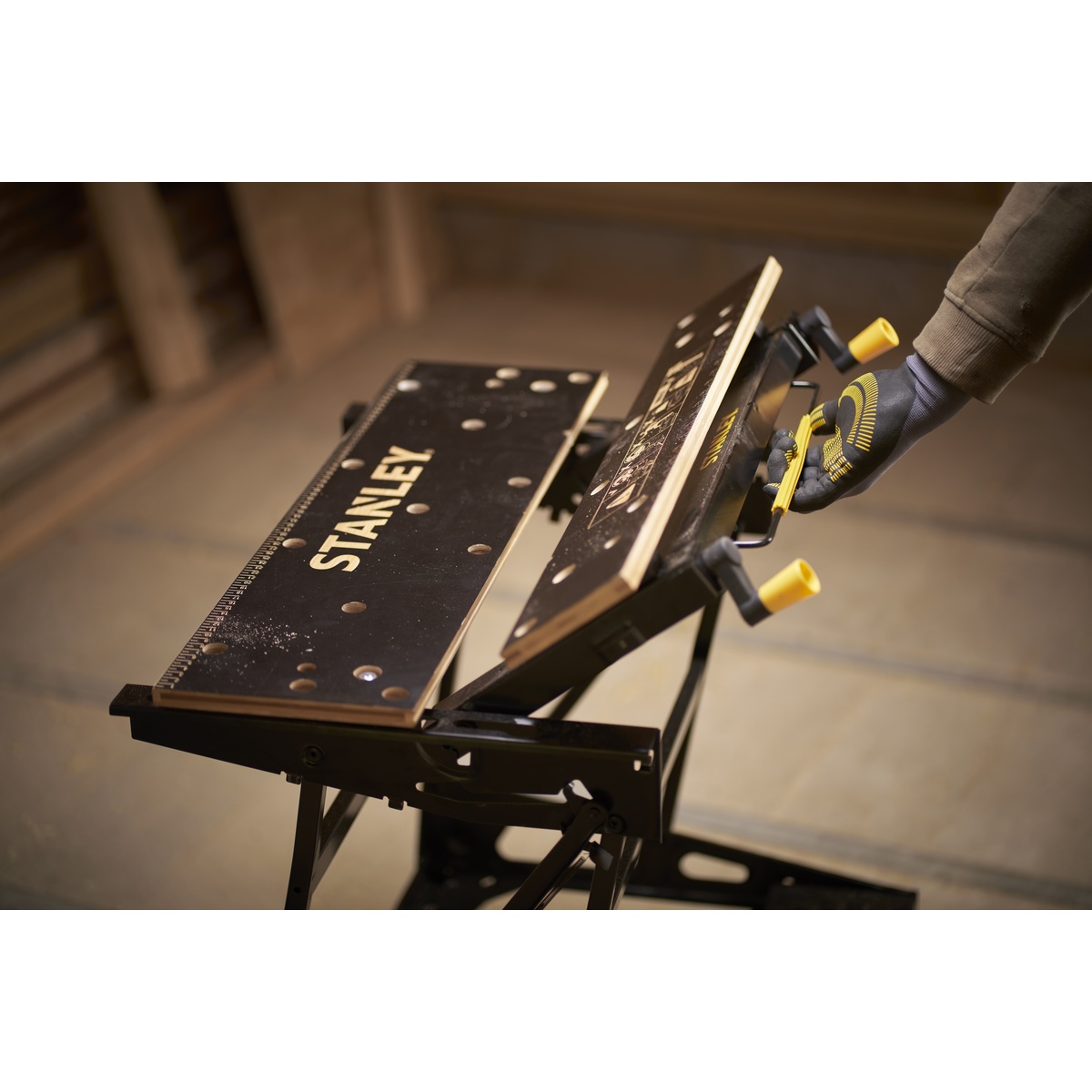 Stanley Workmate Deluxe 2-in-1, Werkbank und Spanntisch, Bambusplatte, bis 250 kg