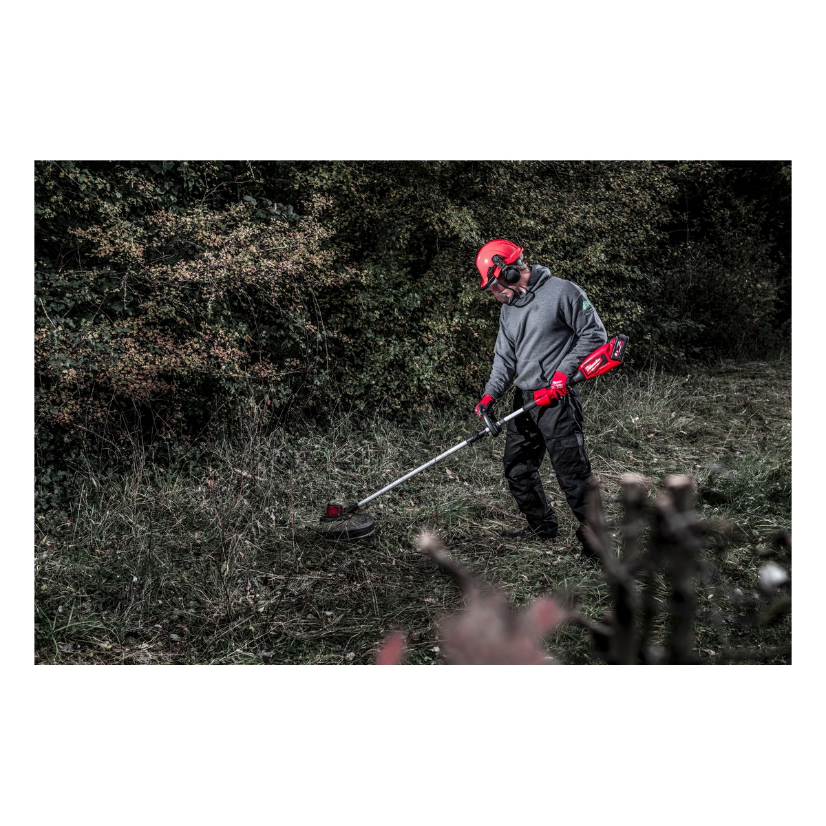 Milwaukee Gartenset Akku-Heckenschere + Rasentrimmer M18FPP2OP7-801 - 1 Stk.