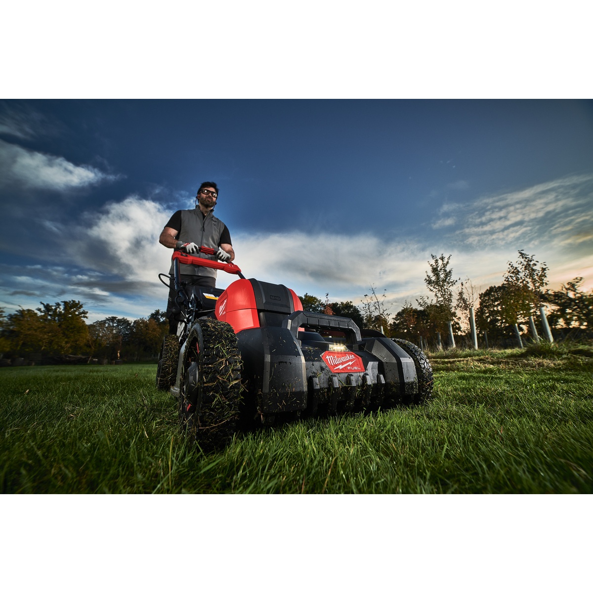 Milwaukee M18 FUEL Akku-Rasenmäher M18F2LM46-0 - 1 Stk.