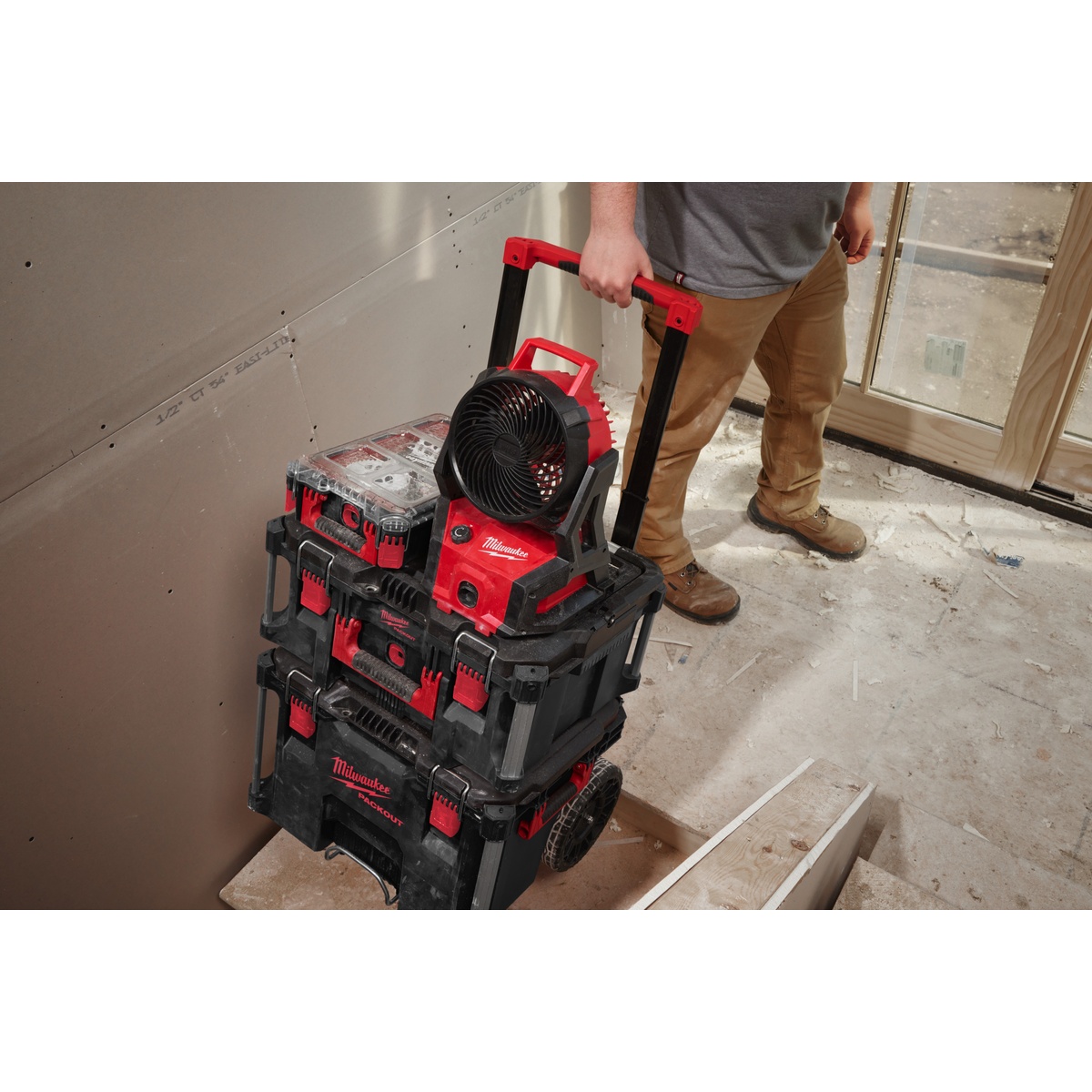 Milwaukee M18 Akku-Ventilator M18AFG2-0 - 1 Stk. Milwaukee M18 Akku-Ventilator M18AFG2-0 - 1 Stk.