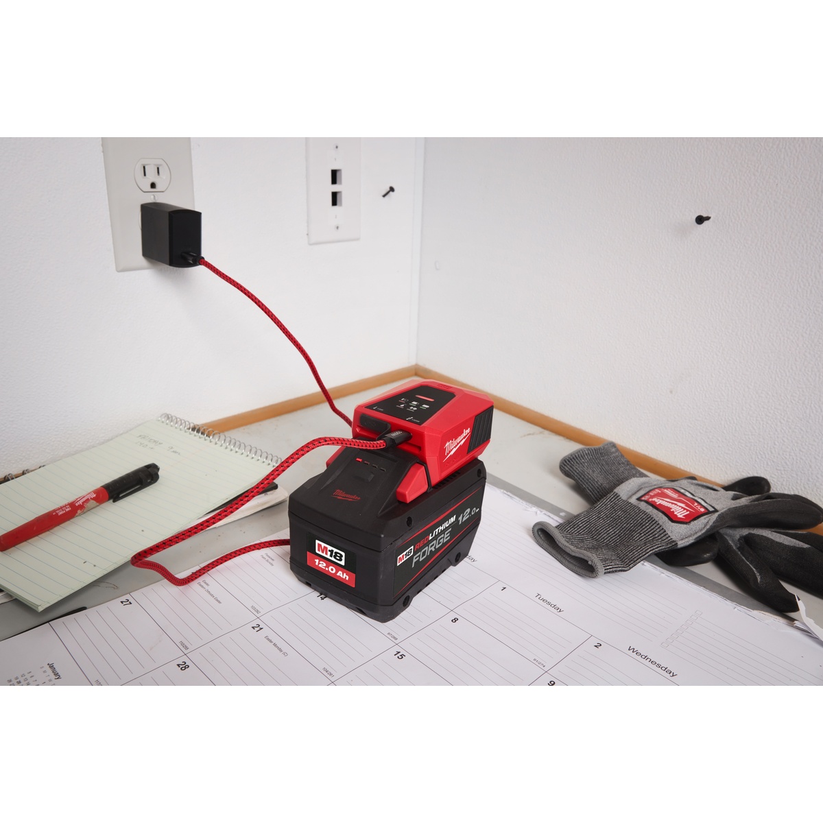 Milwaukee M18 Reise-Ladegerät