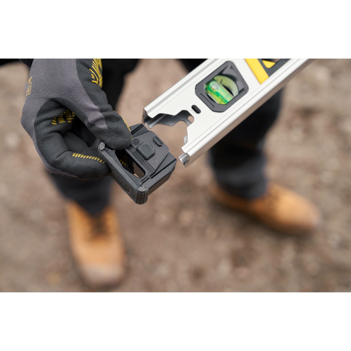 Stanley Wasserwaage FATMAX Xtreme 60 cm, Aluminium-Hohlprofil, durchgehende Messkante, abnehmbare Endkappen