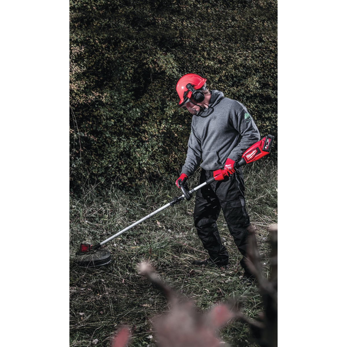 Milwaukee M18 Gartenset Rasentrimmer+Gebläse M18FPP2OP8-0 - 1 Stk.