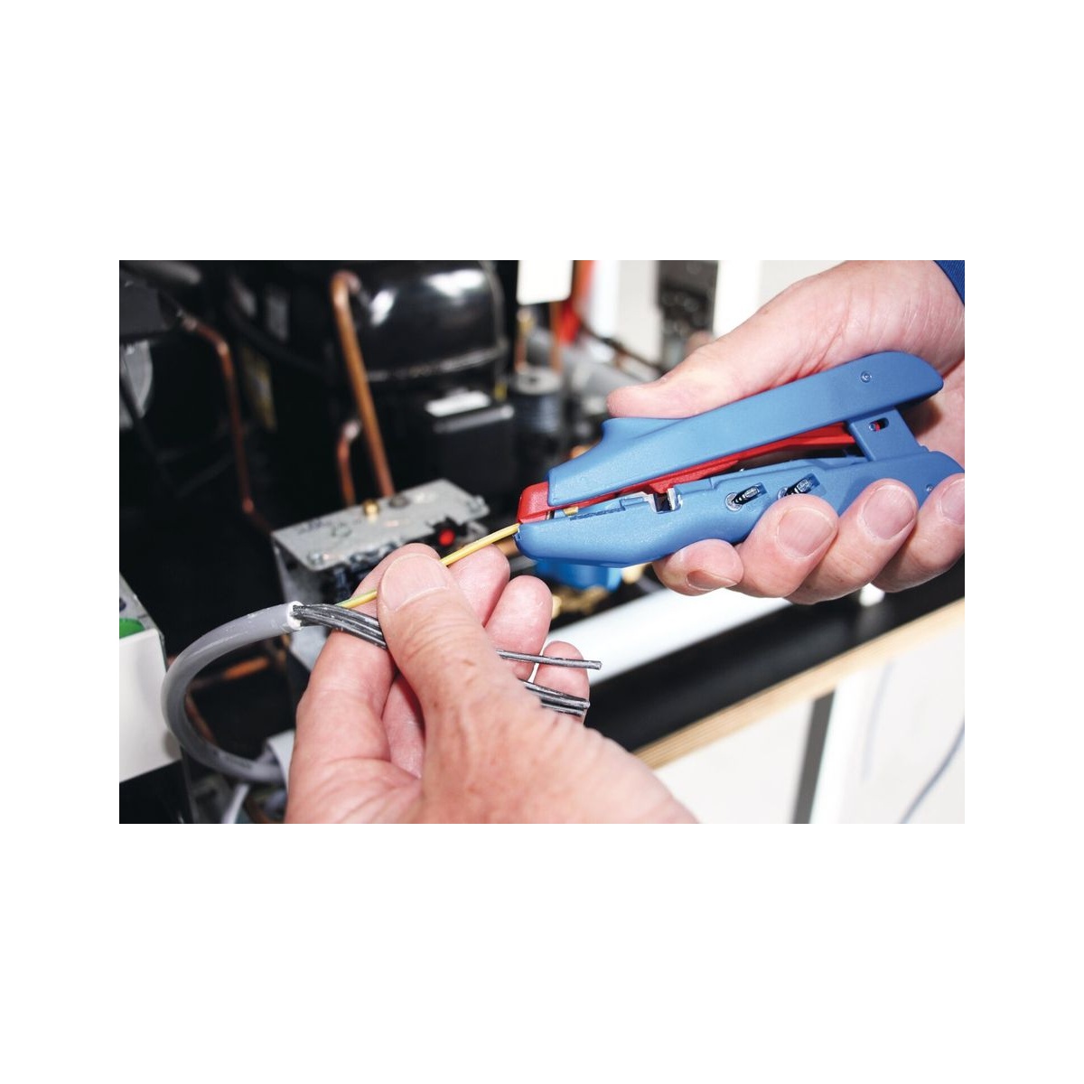 WEICON Abisolier- und Crimpzange Duo-Crimp No. 300, 0,5-6 mm², mit Seitenschneider