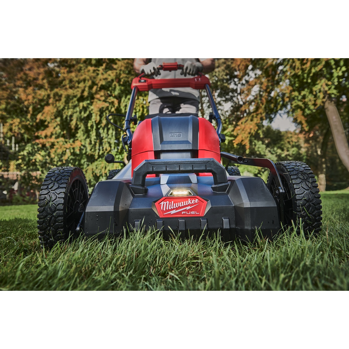 Milwaukee M18 FUEL Akku-Rasenmäher M18F2LM46-0 - 1 Stk.