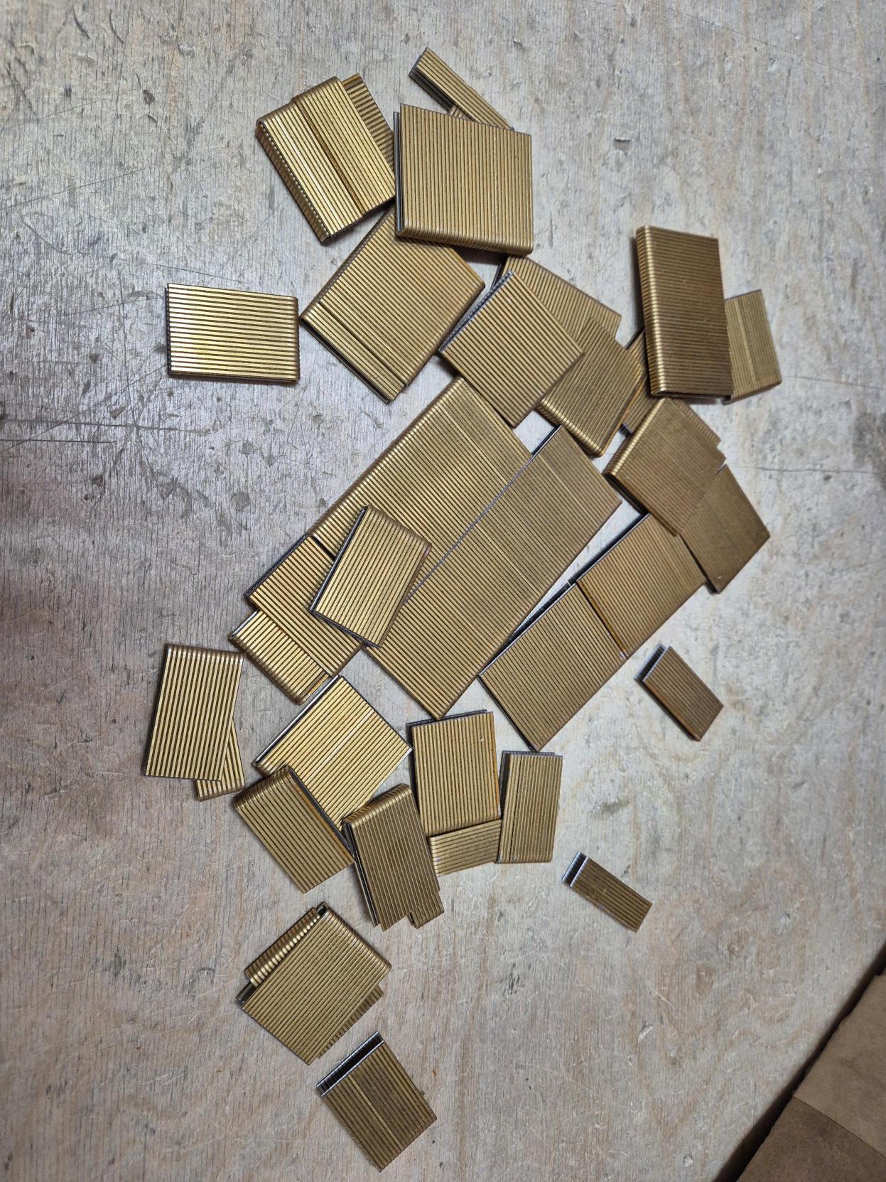 Milwaukee Flachdraht-Klammern für M18FNCS18GS 5,7 x 1,25 x 35 mm, verzinkt u. geharzt - 3600 Stk.