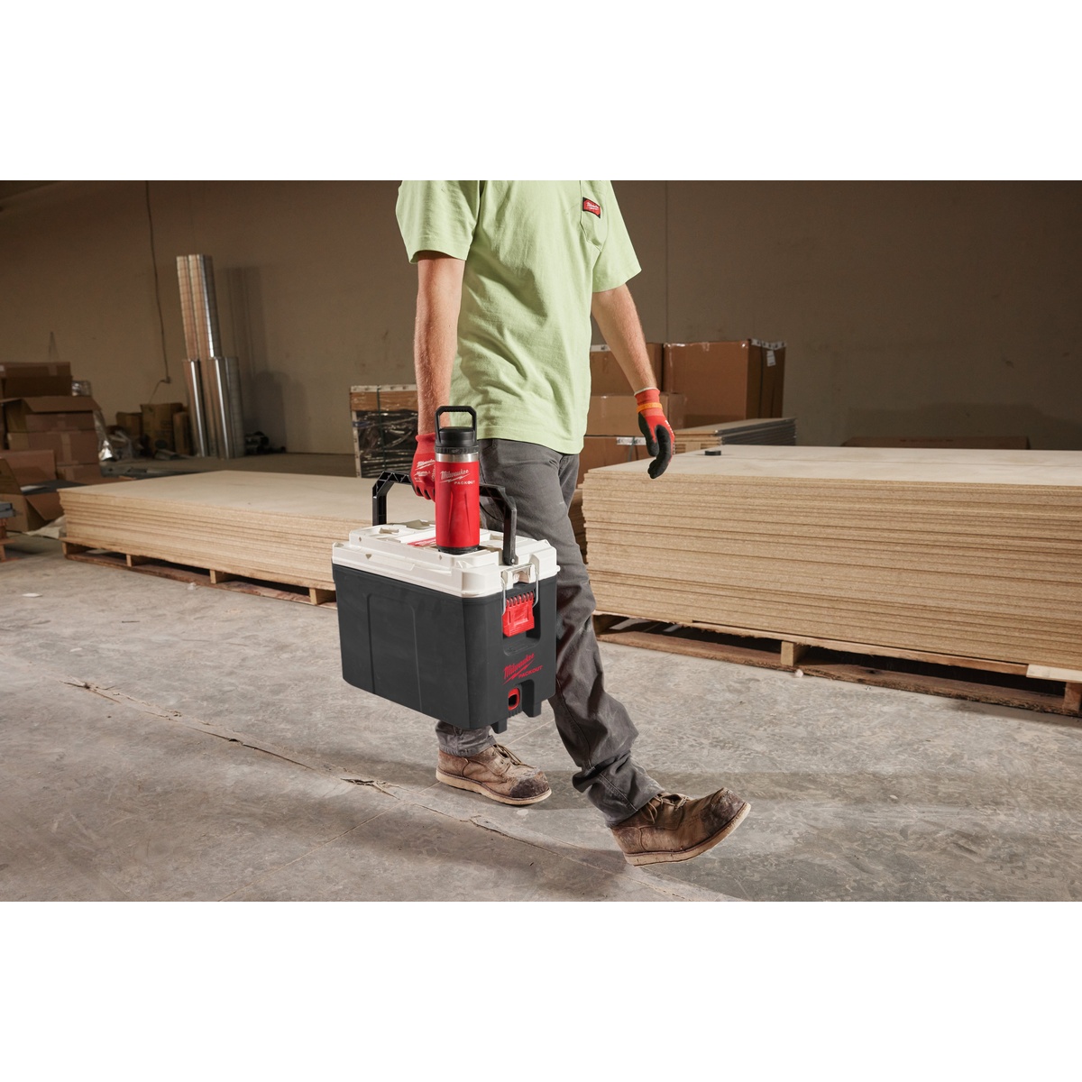 Milwaukee PACKOUT Isolierflasche 700 ml mit Schraubdeckel, rot - 1 Stk. Milwaukee PACKOUT Isolierflasche 700 ml mit Schraubdeckel, rot - 1 Stk.