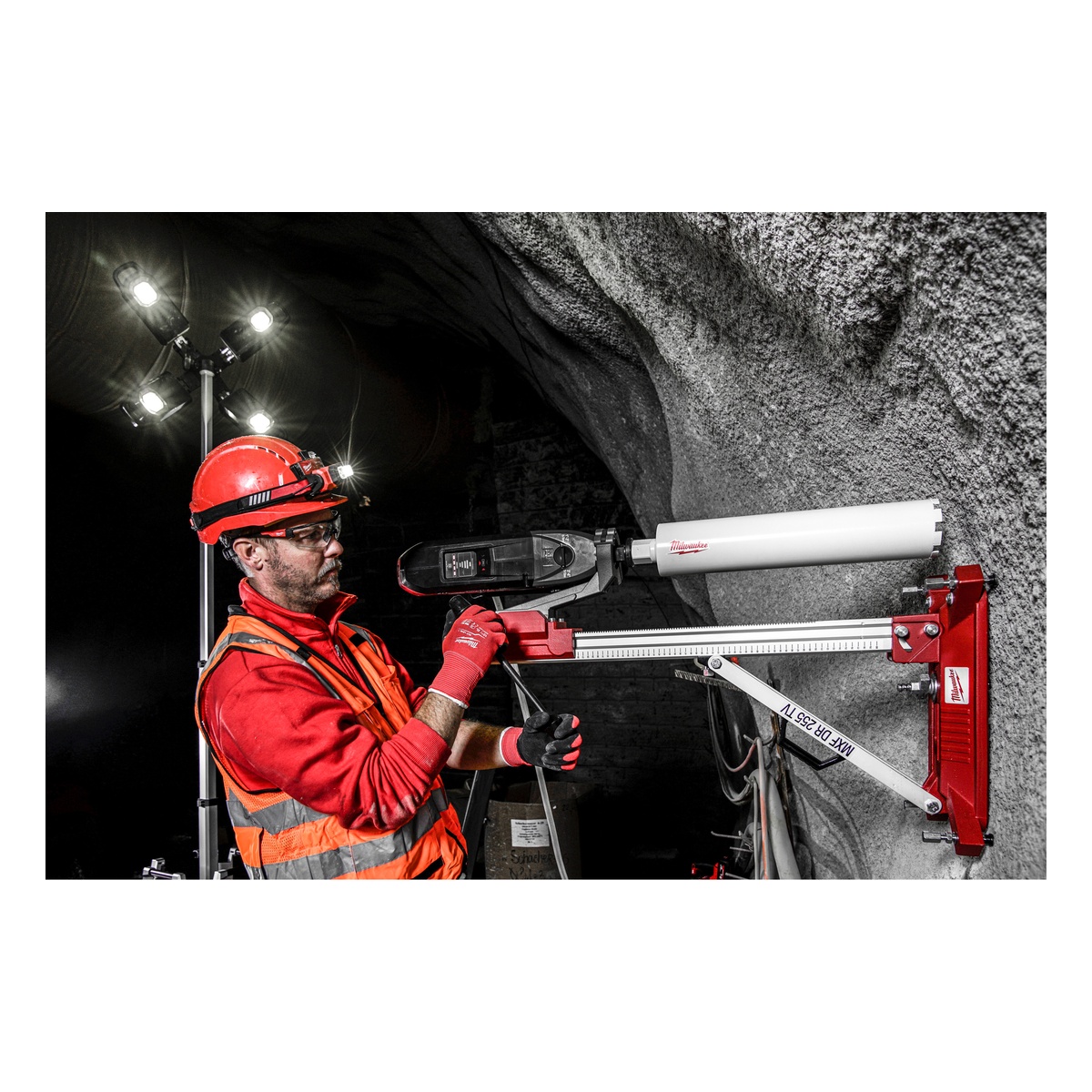 Milwaukee Diamantkernbohrständer MXFDR255 TV - 1 Stk. Milwaukee Diamantkernbohrständer MXFDR255 TV - 1 Stk.