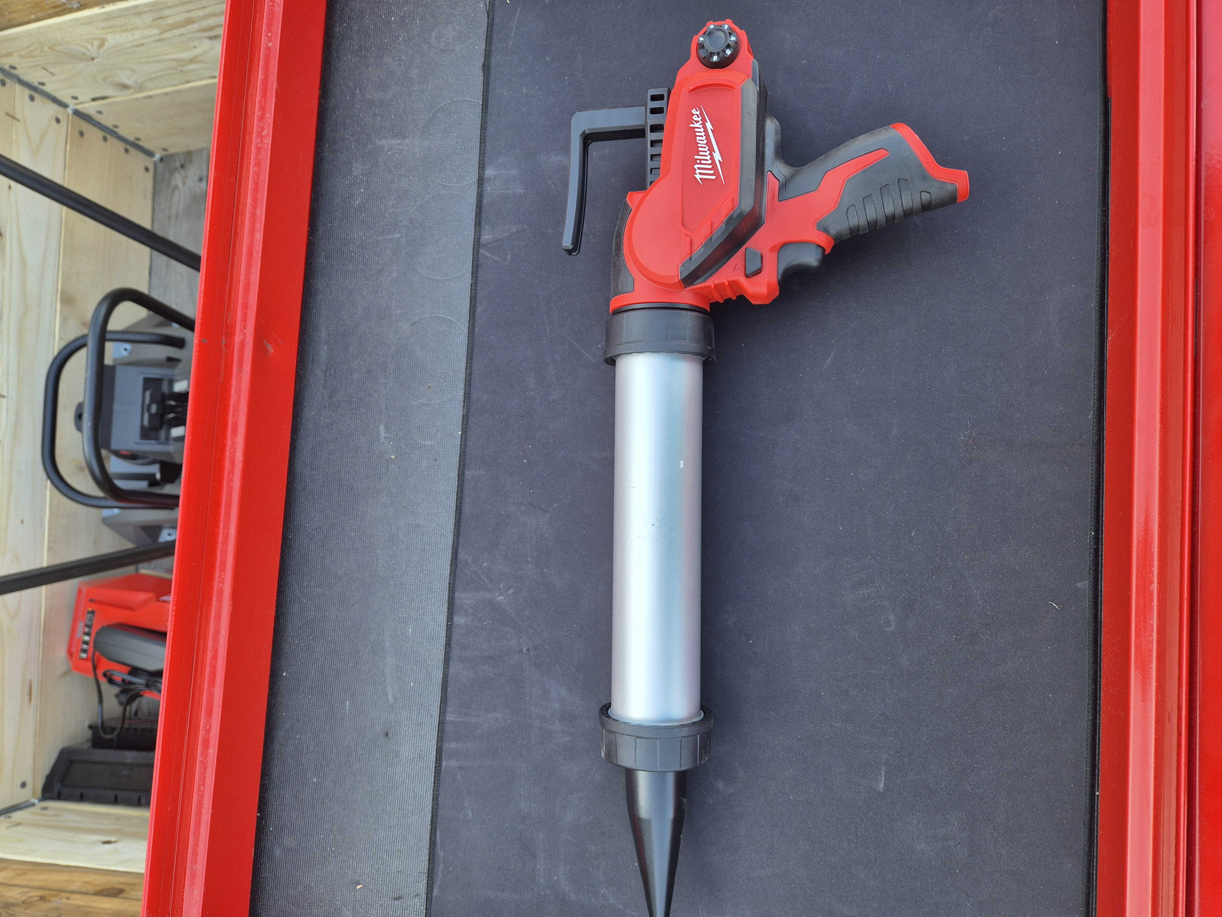 Milwaukee Akku-Kartuschenpresse M12PCG 400A-0 - 1 Stk. (Gebraucht)