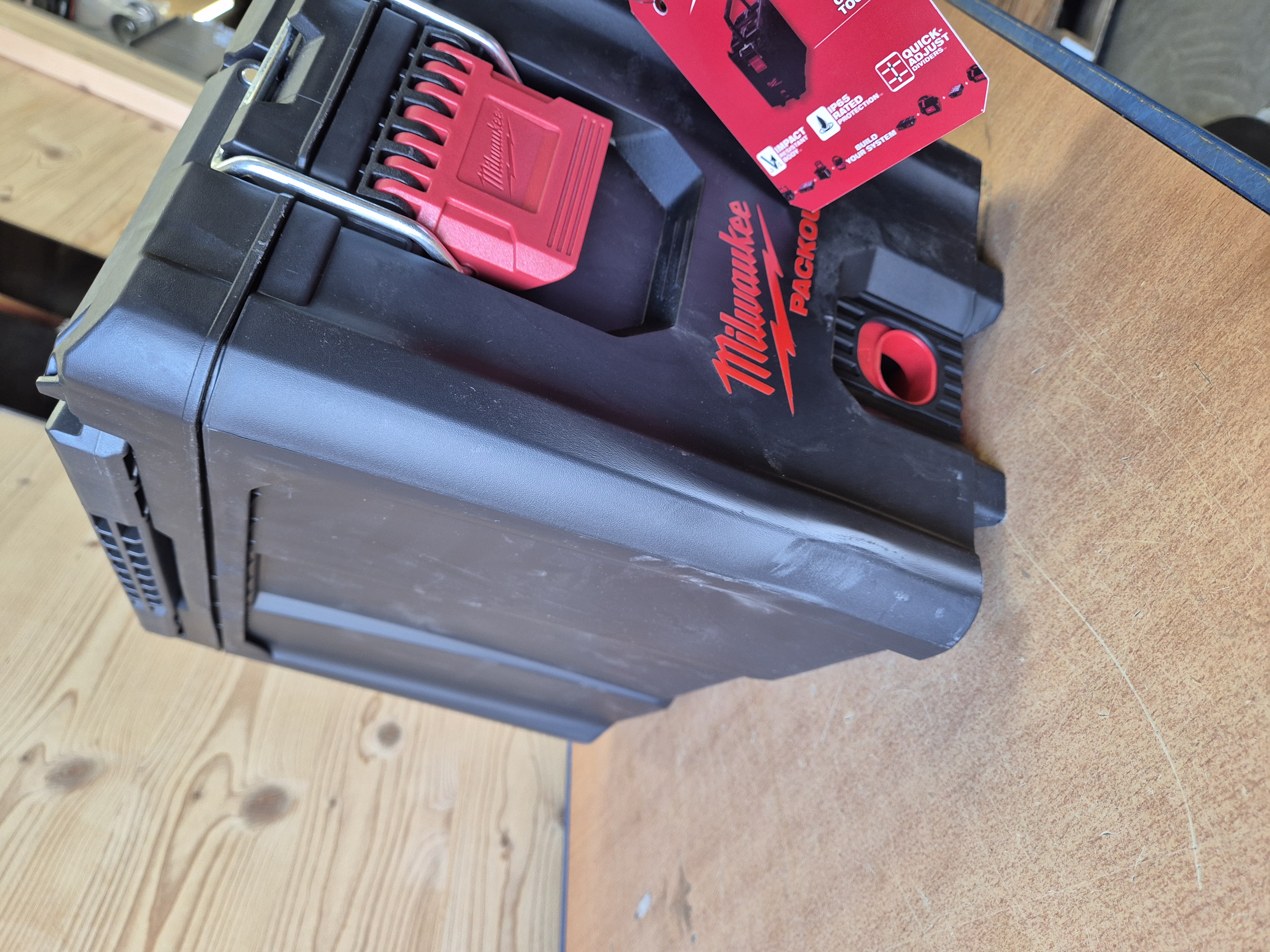 Milwaukee PACKOUT Kompakt-Werkzeugbox 410 x 250 x 330 mm - 1 Stk. (Gebraucht)