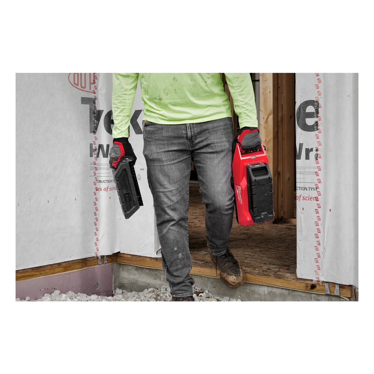 Milwaukee Akku 6.0 Ah MXFXC406 - 1 Stk. Milwaukee Akku 3.0 Ah MXFCP203 - 1 Stk.