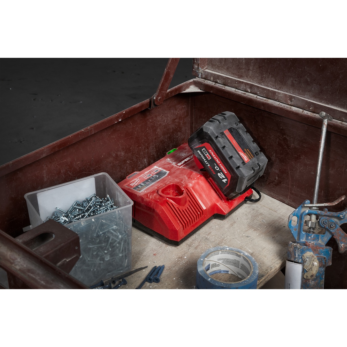 Milwaukee M12-18SC High Output Ladegerät - 1 Stk. Milwaukee M12-18SC High Output Ladegerät - 1 Stk.