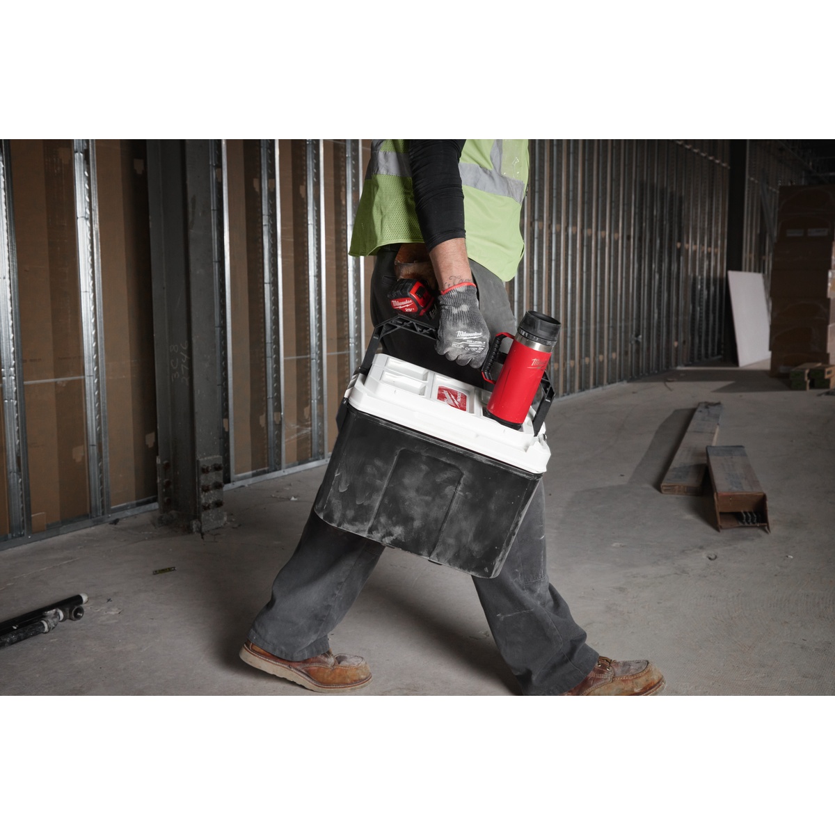Milwaukee PACKOUT Isolierbecher 532 ml, mit Henkel und Trinkdeckel, rot - 1 Stk. Milwaukee PACKOUT Isolierbecher 532 ml, mit Henkel und Trinkdeckel, rot - 1 Stk.