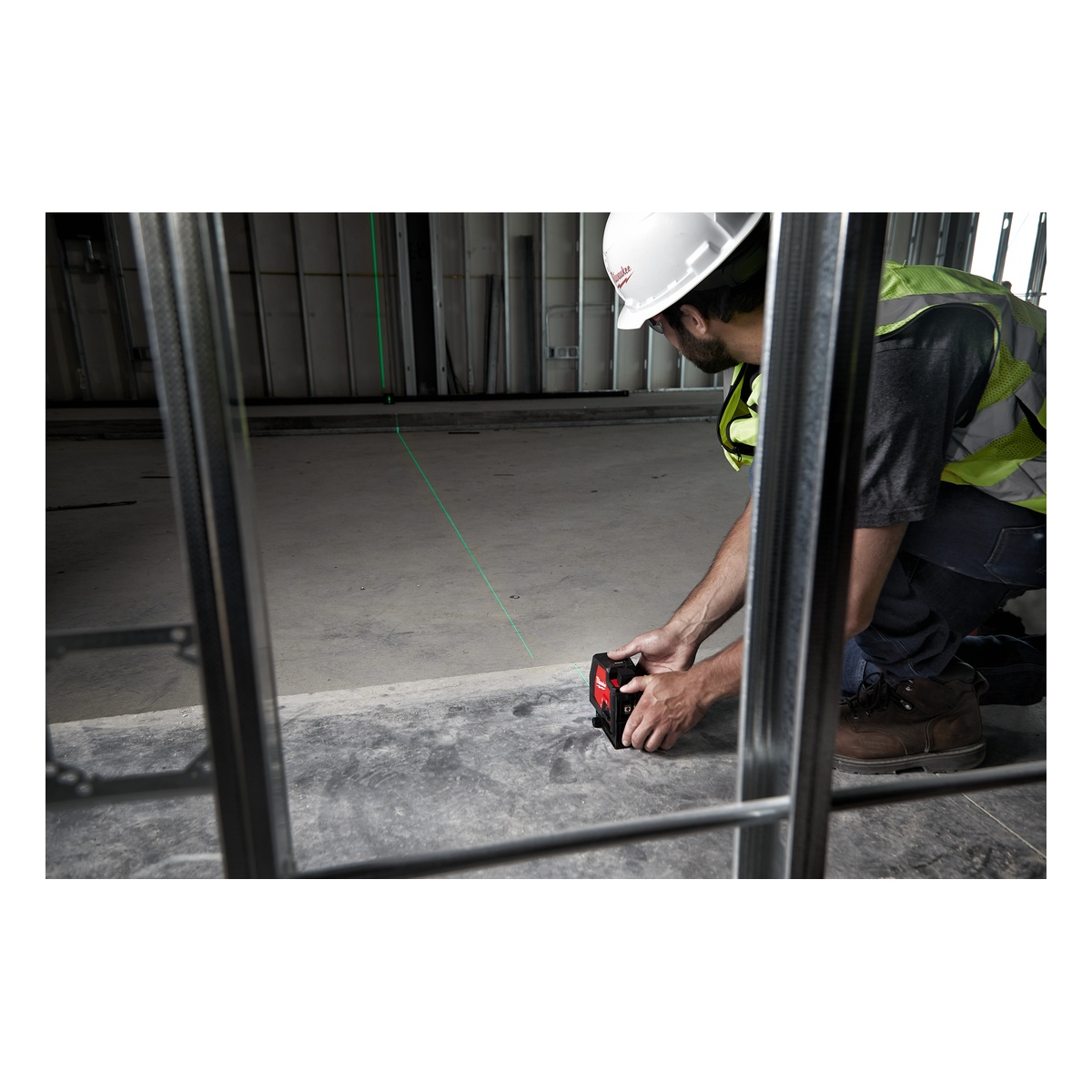 Milwaukee Kreuzlinienlaser mit Lotfunktion L4CLLP-301C - 1 Stk.