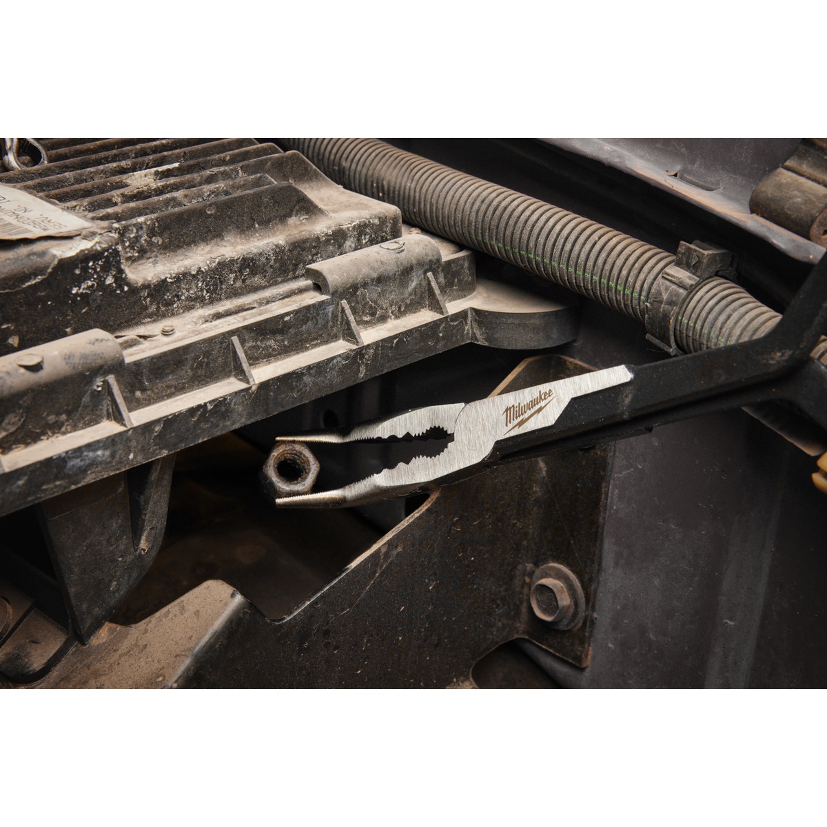 Milwaukee Montagezange, lange Ausführung, 45 Grad