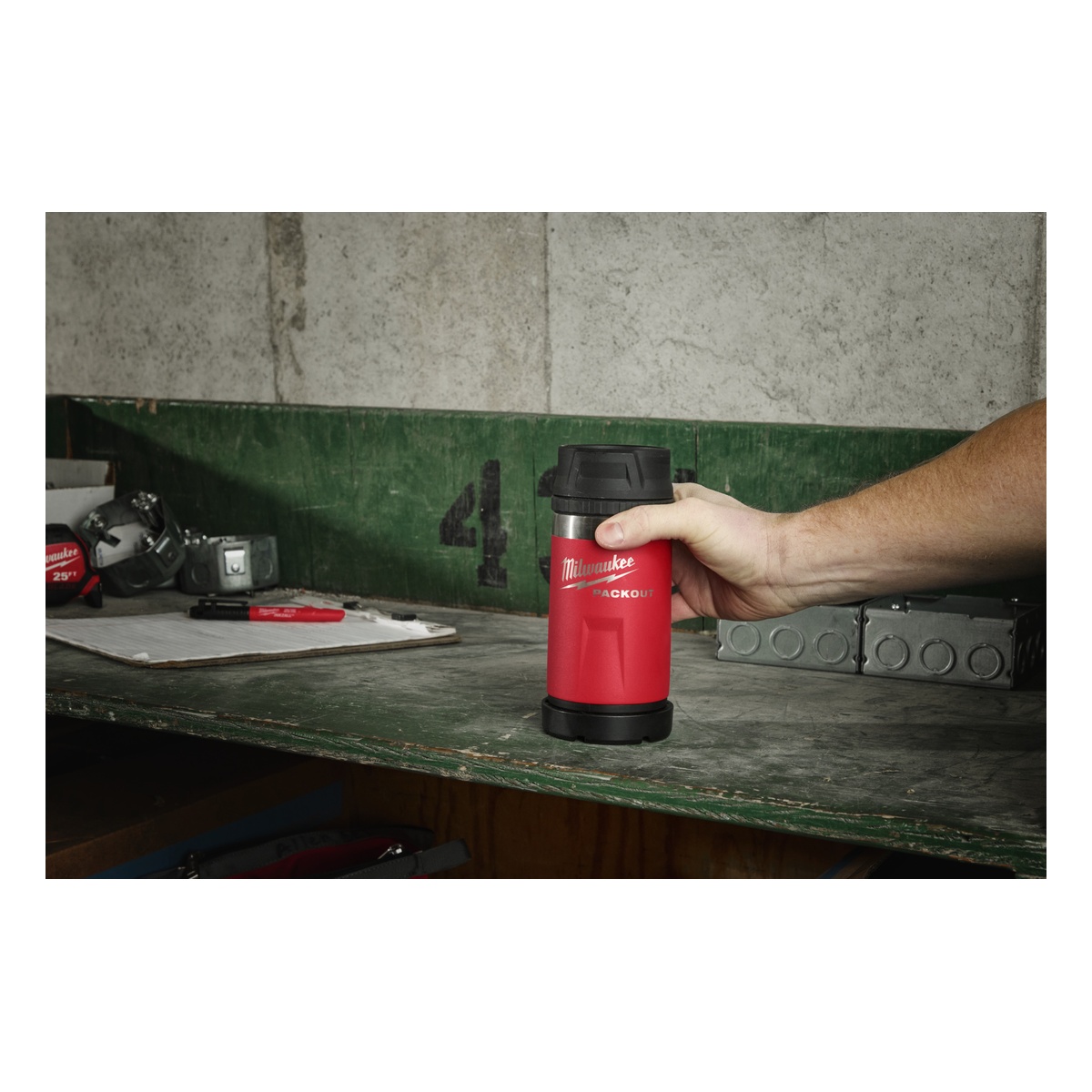 Milwaukee PACKOUT Isolierbecher 355 ml, mit Trinkdeckel, rot - 1 Stk. Milwaukee PACKOUT Isolierbecher 355 ml, mit Trinkdeckel, rot - 1 Stk.