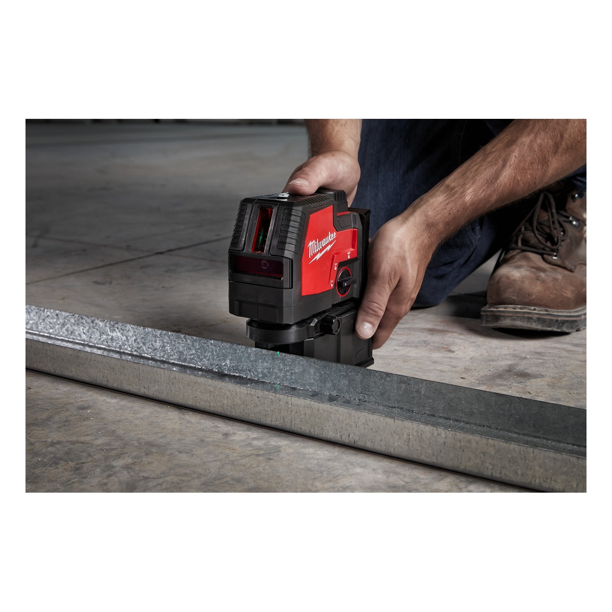 Milwaukee Kreuzlinienlaser mit Lotfunktion L4CLLP-301C - 1 Stk.