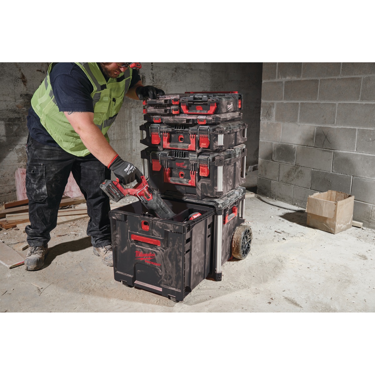 Milwaukee PACKOUT Trolley-Koffer mit Schublade - 1 Stk.