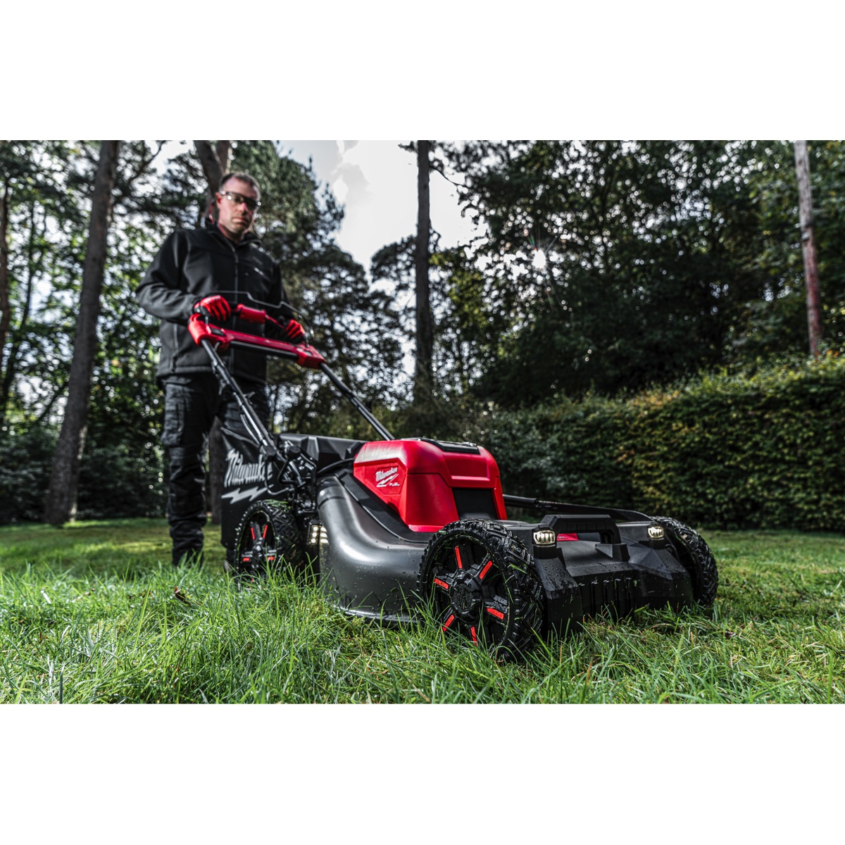 Milwaukee M18 FUEL Akku-Rasenmäher 53 cm M18F2LM53-122 - 1 Stk.