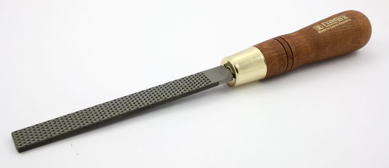 Narex Holzraspel flach 150 mm, Querschnitt 16 x 4 mm, 20 Hiebe pro cm², Holzgriff
