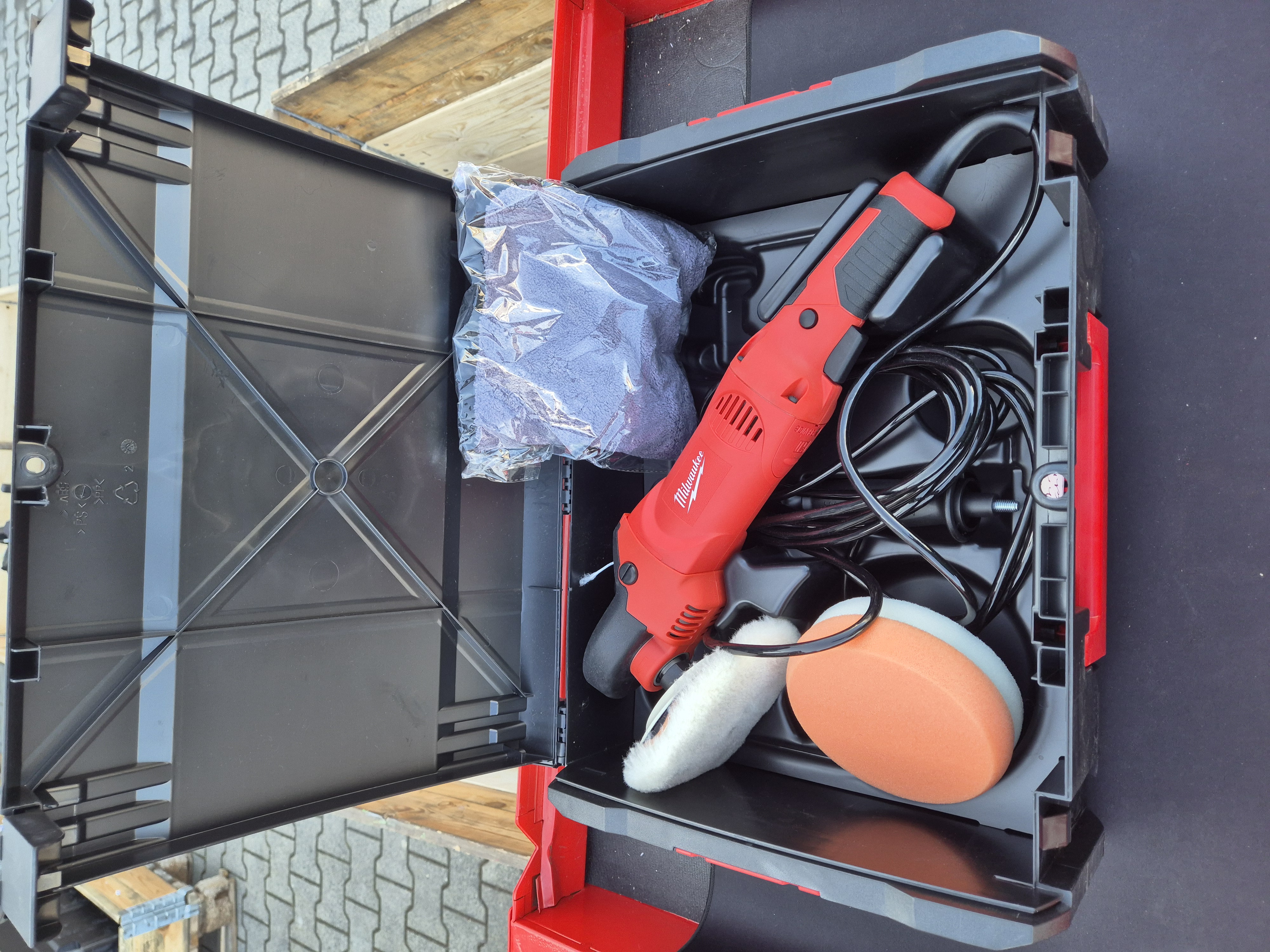 Milwaukee AP14-2 200ESet Polierer - 1 Stk. (Gebraucht)